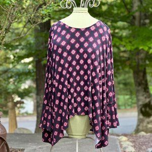 New Directions Curvy Long Bell Sleeve Asymmetrical Top 3X EUC